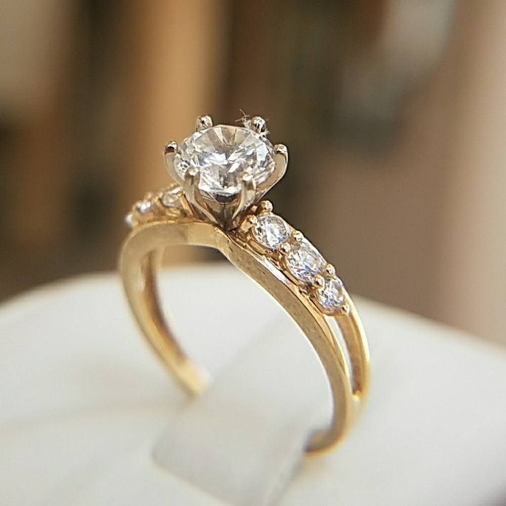 14K Solid Yellow Gold Engagement Ring - Picture 3 of 9